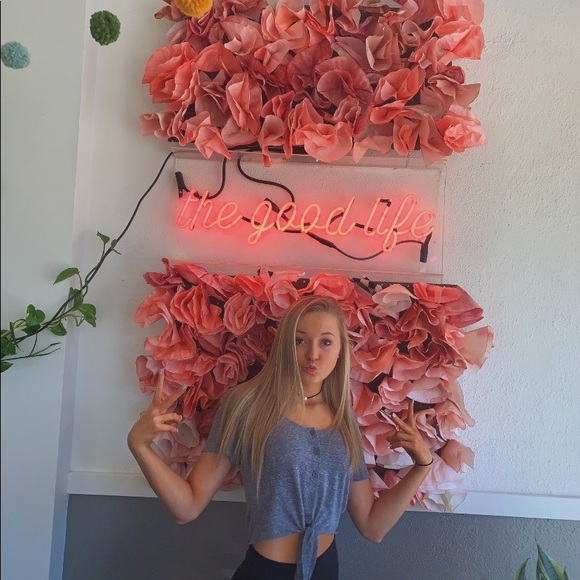 Meet your Posher, Zoe - Picture 1 of 1